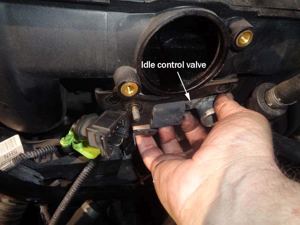 See U3204 repair manual